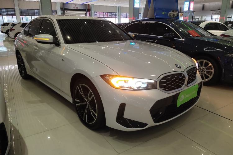 Used BMW 3 Series 2024 325i M Sport Package Front Right 45 Deg