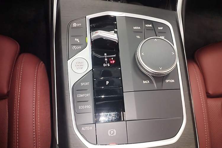 Used BMW 3 Series 2024 325i M Sport Package Gear Lever
