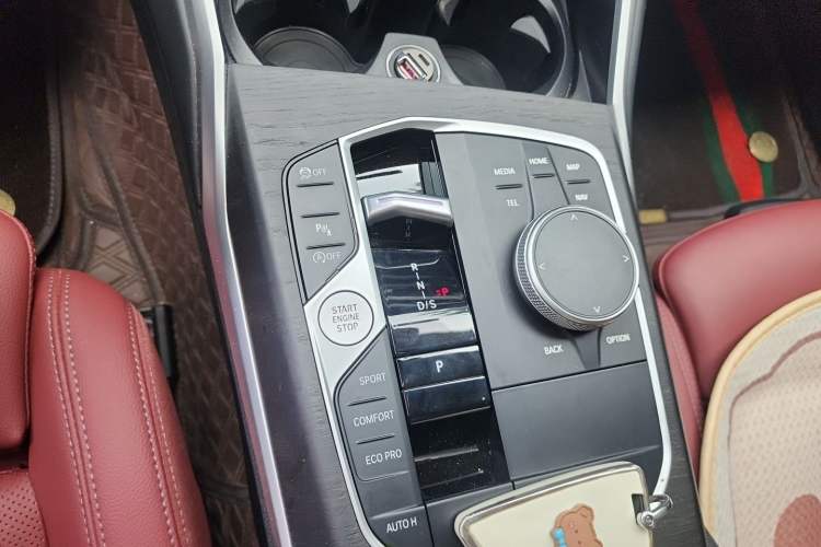 Used BMW 3 Series 2024 325i M Sport Package Gear Lever