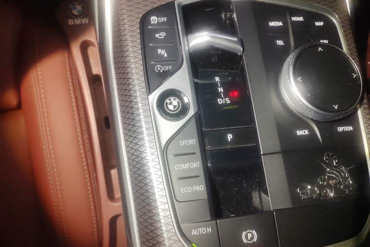 Used BMW 3 Series 2024 330i M Sport Night Edition Package Gear Lever
