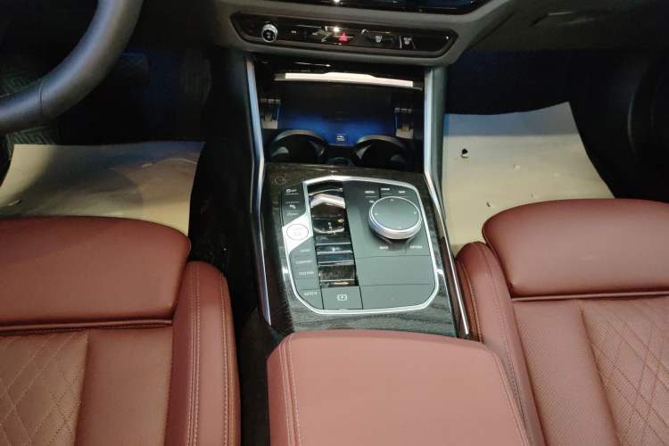Used BMW 3 Series 2024 325Li M Sport Package Gear Lever