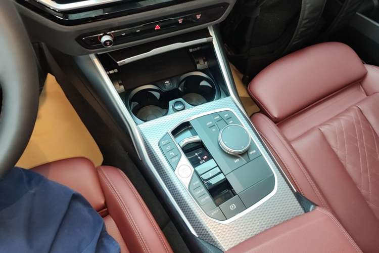 Used BMW 3 Series 2024 325Li M Sport Night Edition Package Gear Lever