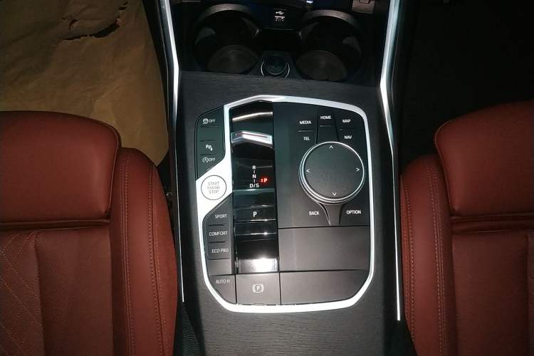 Used BMW 3 Series 2024 325i M Sport Package Gear Lever