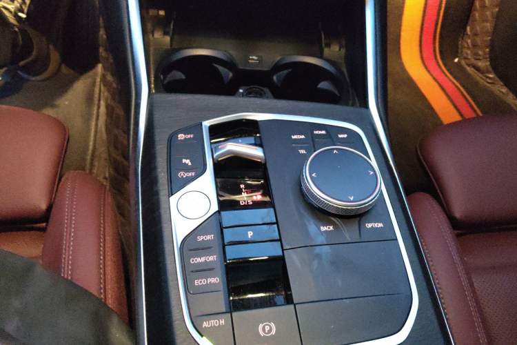 Used BMW 3 Series 2024 325i M Sport Package Gear Lever