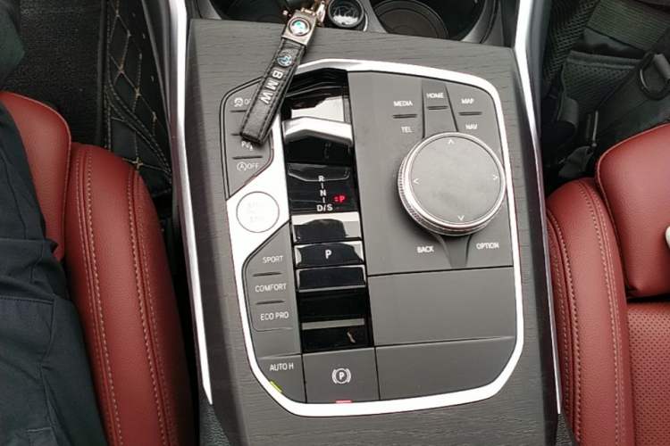 Used BMW 3 Series 2024 325i M Sport Package Gear Lever