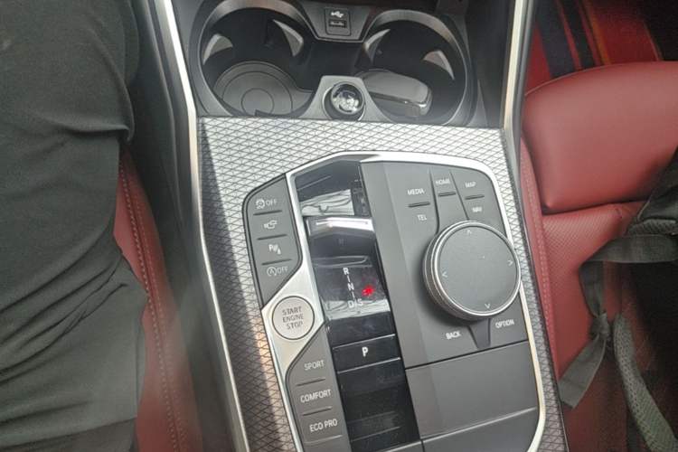 Used BMW 3 Series 2024 325i M Sport Night Edition Package Gear Lever