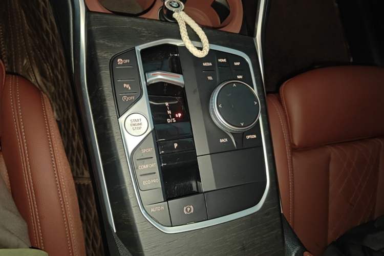 Used BMW 3 Series 2024 325i M Sport Package Gear Lever