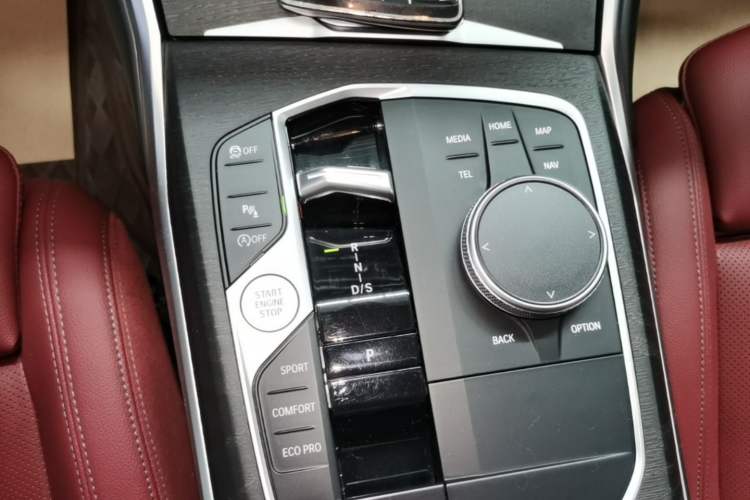 Used BMW 3 Series 2024 325i M Sport Package Gear Lever