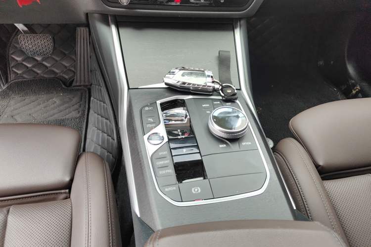 Used BMW 3 Series 2024 325i M Sport Package Gear Lever