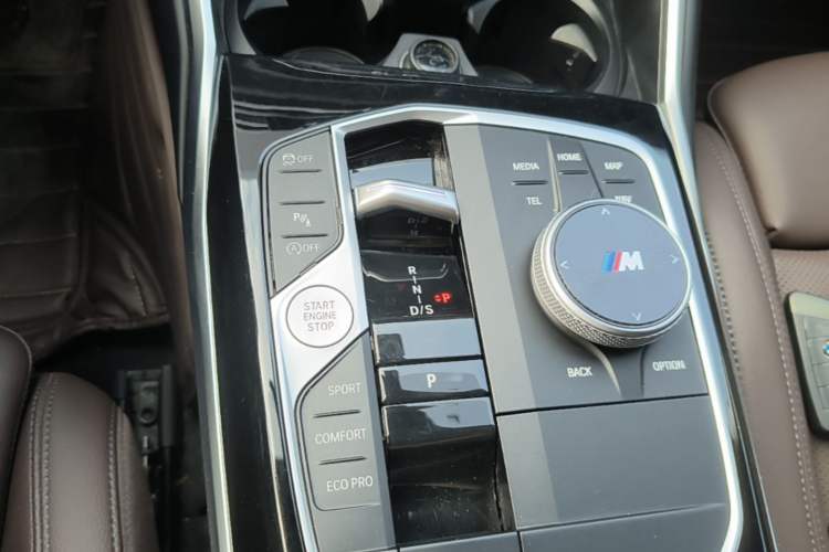 Used BMW 3 Series 2024 320i M Sport Package Gear Lever