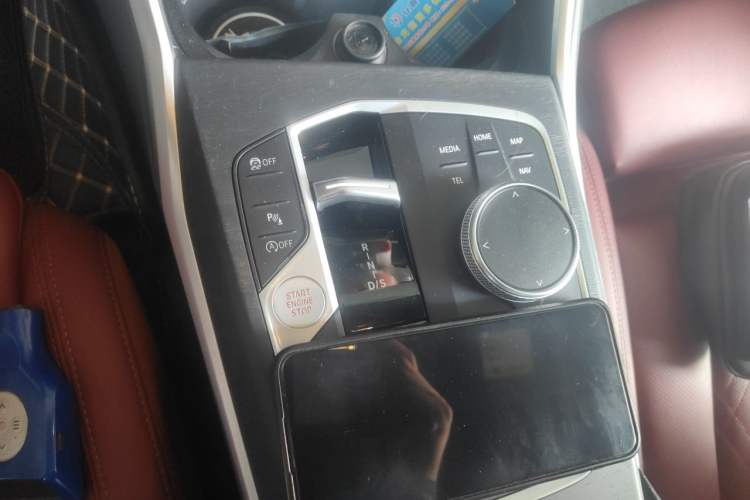Used BMW 3 Series 2024 325i M Sport Package Gear Lever