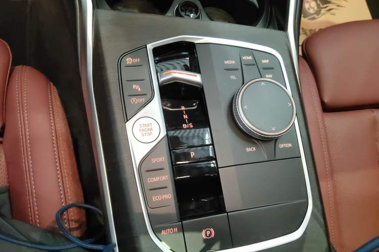 Used BMW 3 Series 2024 325i M Sport Package Gear Lever