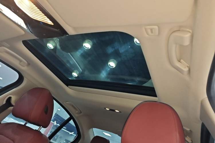 Used BMW 3 Series 2024 325i M Sport Package Headliner