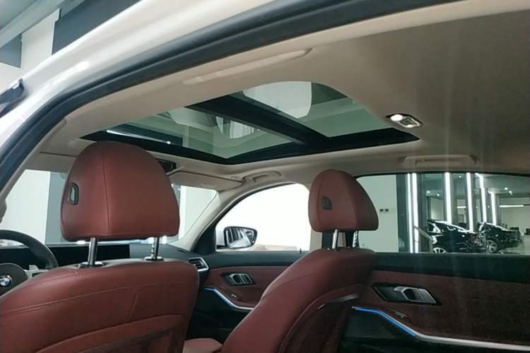 Used BMW 3 Series 2024 325Li M Sport Package Headliner