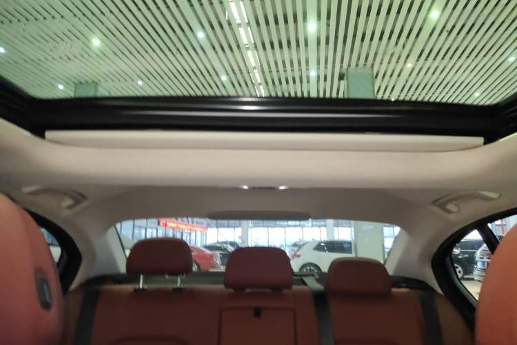 Used BMW 3 Series 2024 325i M Sport Package Headliner