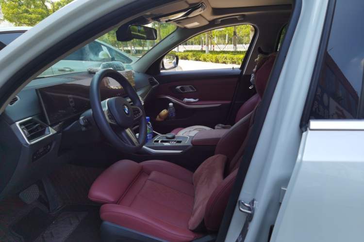 Used BMW 3 Series 2024 325i M Sport Package Interior 1