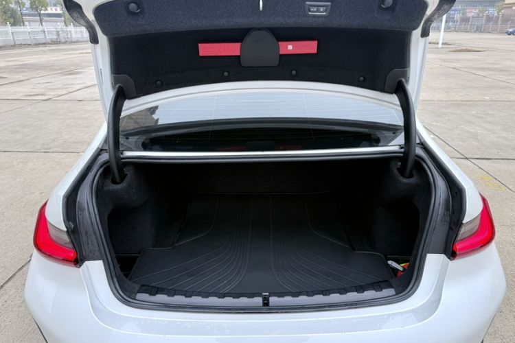 Used BMW 3 Series 2024 325Li M Sport Night Edition Package Interior 10