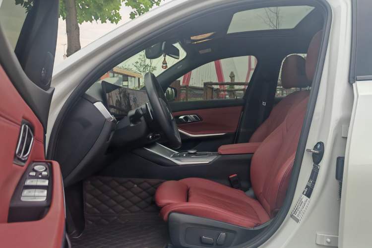 Used BMW 3 Series 2024 325i M Sport Night Edition Package Interior 2