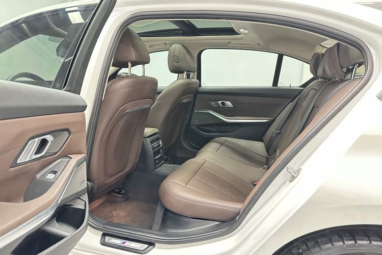Used BMW 3 Series 2024 325Li M Sport Night Edition Package Interior 3