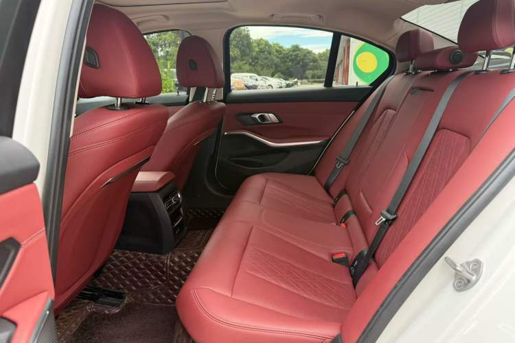 Used BMW 3 Series 2024 325i M Sport Package Interior 4