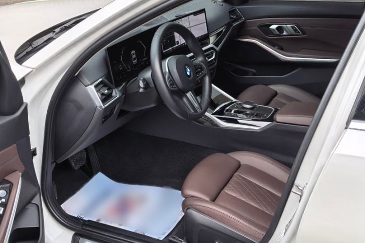 Used BMW 3 Series 2024 320i M Sport Package Interior 4
