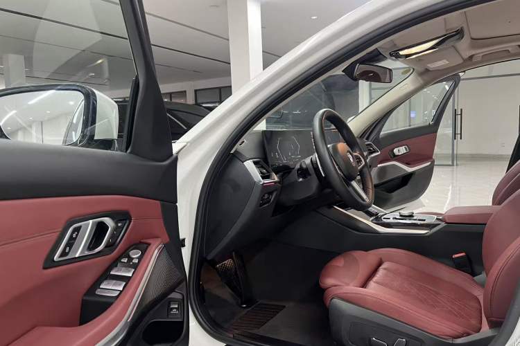 Used BMW 3 Series 2024 325Li M Sport Package Interior 5