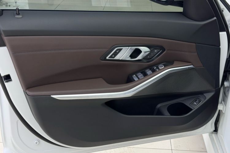 Used BMW 3 Series 2024 325Li M Sport Package Interior 5