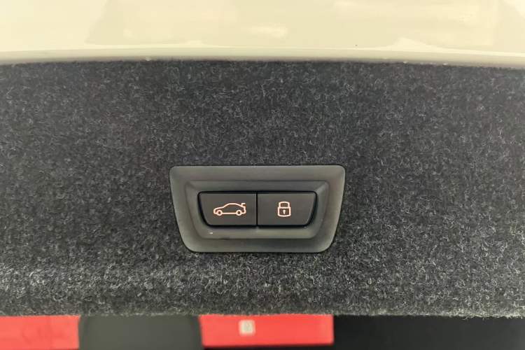 Used BMW 3 Series 2024 325Li M Sport Package Interior 8