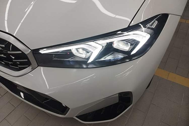 Used BMW 3 Series 2024 325i M Sport Package Left Front Headlight