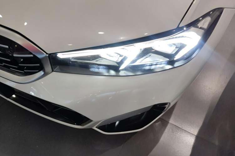 Used BMW 3 Series 2024 325Li M Sport Package Left Front Headlight