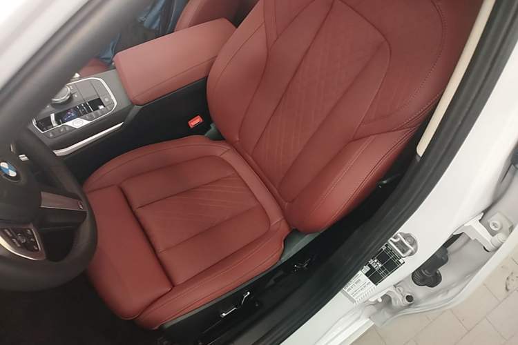 Used BMW 3 Series 2024 325i M Sport Package Left Front Seat