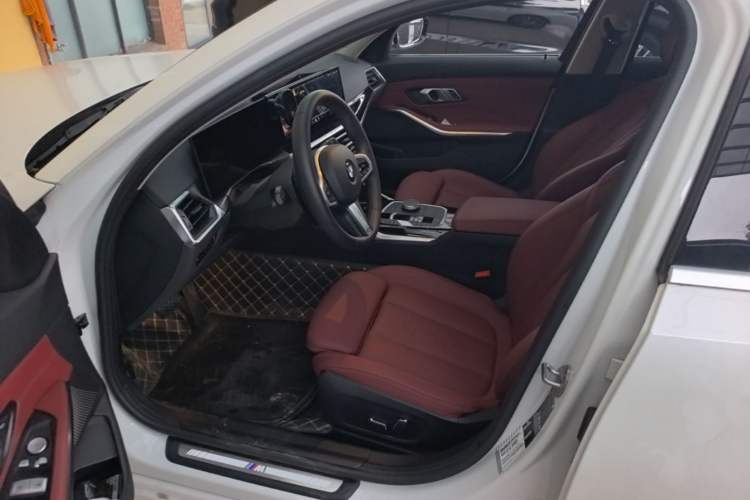 Used BMW 3 Series 2024 320Li M Sport Package Left Front Seat