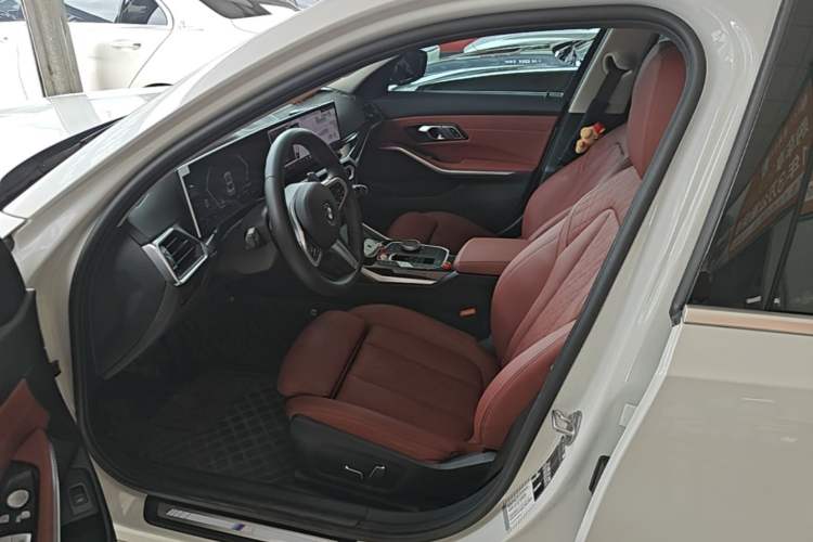 Used BMW 3 Series 2024 325Li M Sport Package Left Front Seat