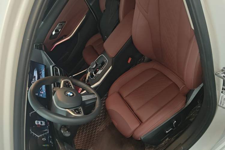 Used BMW 3 Series 2024 325i M Sport Package Left Front Seat