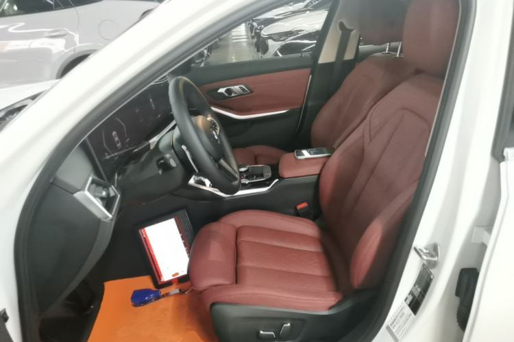 Used BMW 3 Series 2024 320i M Sport Package Left Front Seat
