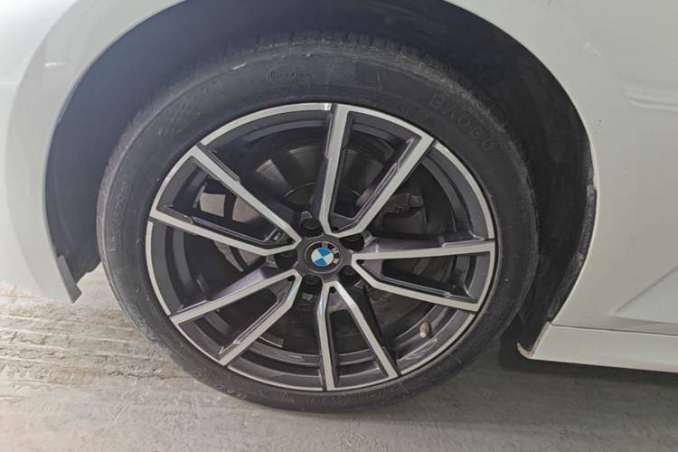 Used BMW 3 Series 2024 320Li M Sport Package Left Front Wheel Hub