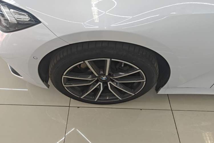 Used BMW 3 Series 2024 325Li M Sport Package Left Front Wheel Hub