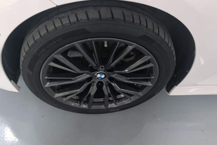 Used BMW 3 Series 2024 325Li M Sport Night Edition Package Left Front Wheel Hub