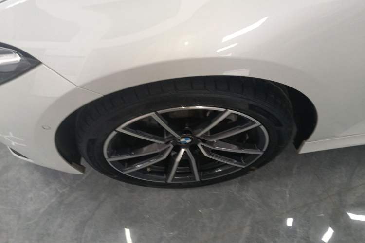 Used BMW 3 Series 2024 325Li M Sport Package Left Front Wheel Hub