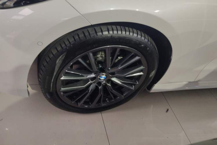 Used BMW 3 Series 2024 325Li M Sport Night Edition Package Left Front Wheel Hub