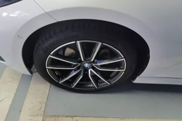 Used BMW 3 Series 2024 325Li M Sport Package Left Front Wheel Hub