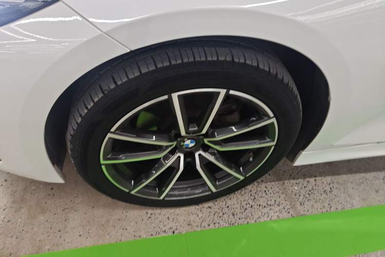 Used BMW 3 Series 2024 320Li M Sport Package Left Front Wheel Hub