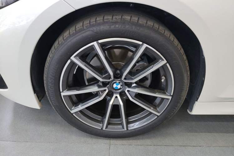 Used BMW 3 Series 2024 320Li M Sport Package Left Front Wheel Hub