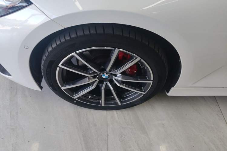 Used BMW 3 Series 2024 325Li M Sport Package Left Front Wheel Hub