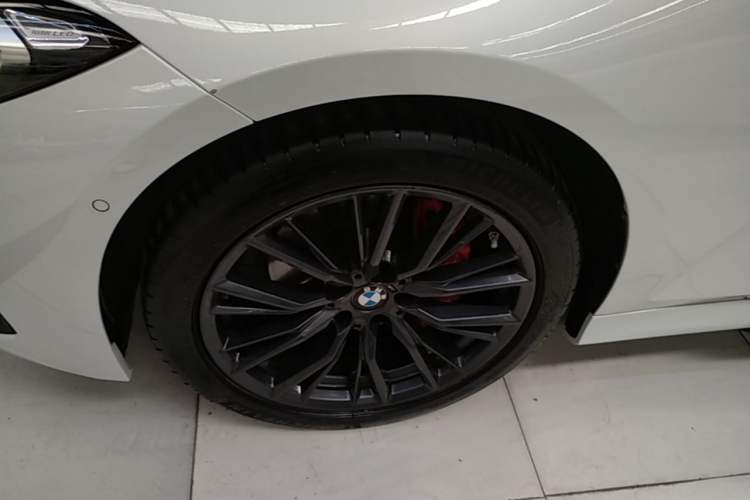 Used BMW 3 Series 2024 325Li M Sport Night Edition Package Left Front Wheel Hub
