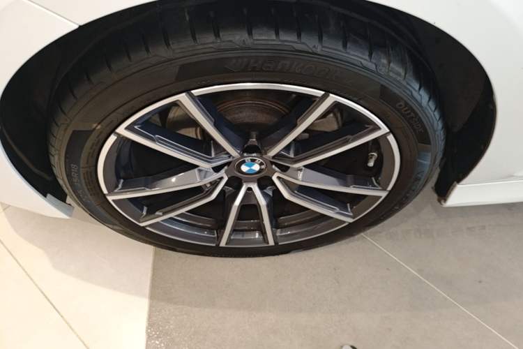 Used BMW 3 Series 2024 325Li M Sport Package Left Front Wheel Hub