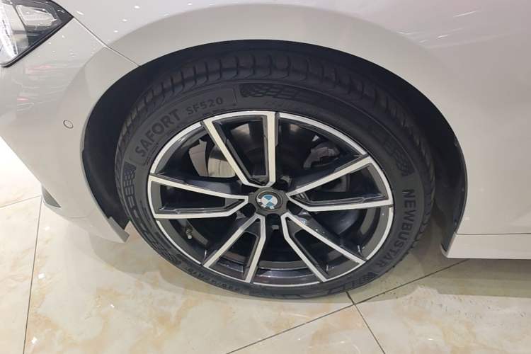 Used BMW 3 Series 2024 325Li M Sport Package Left Front Wheel Hub