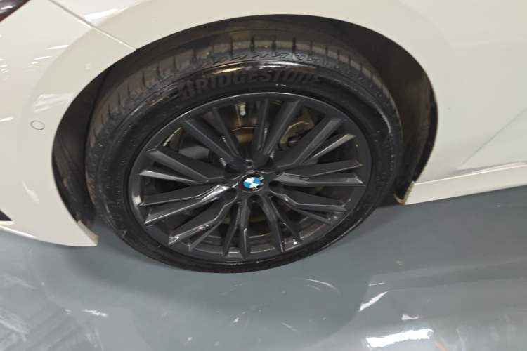 Used BMW 3 Series 2024 325Li M Sport Night Edition Package Left Front Wheel Hub