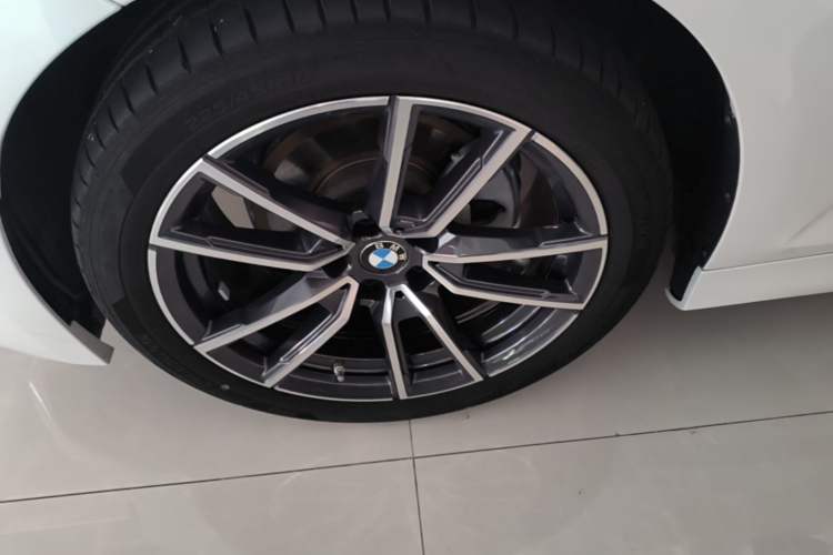 Used BMW 3 Series 2024 320Li M Sport Package Left Front Wheel Hub