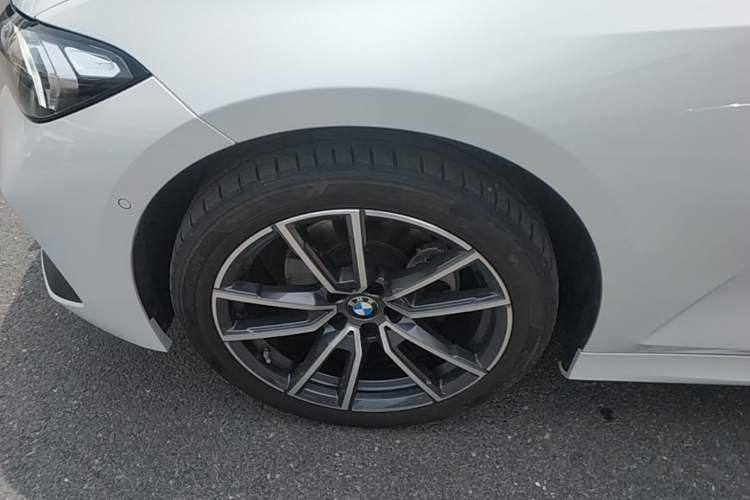 Used BMW 3 Series 2024 325Li M Sport Package Left Front Wheel Hub